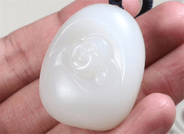 如何鉴别红翡翠真伪行家告诉你，辨别和田玉优劣的标准要看这些！   第1张