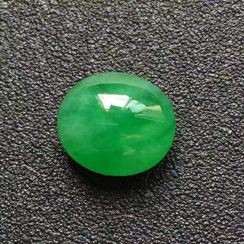 玉和翡翠有什么区别哪个价格高翡翠价值几何？胜过黄金？一句话概括：“买过，卖过，才能懂。”  第3张