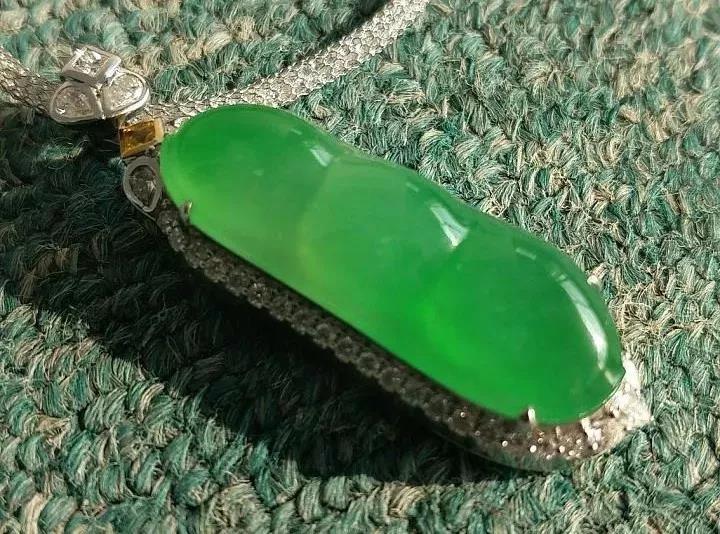 什么是翡翠挂件？挂件又要怎么挑选？  第14张