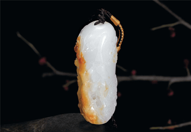 精品翡翠吊坠怎样的和田玉才是好玉？和田玉老料就有这个资格！   第2张