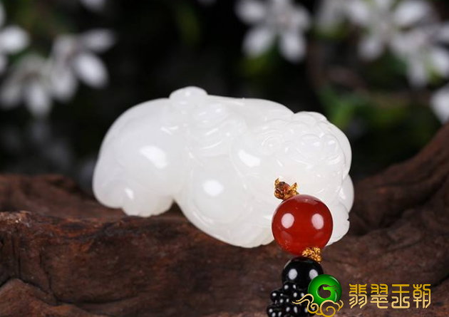 白的翡翠有使用价值吗 哪几个方面会伤害它的实用价值   第2张