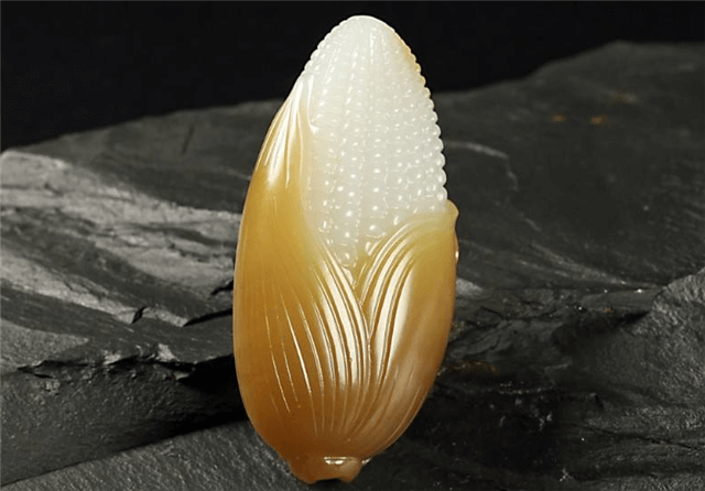 翡翠手镯里的冰渣渣哪些和田玉可收藏？看它是否满足这些条件！   第1张