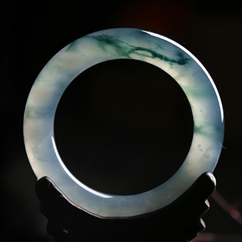 翡翠的厚度决定了翡翠的价值？不，这种关系是有条件的  第4张