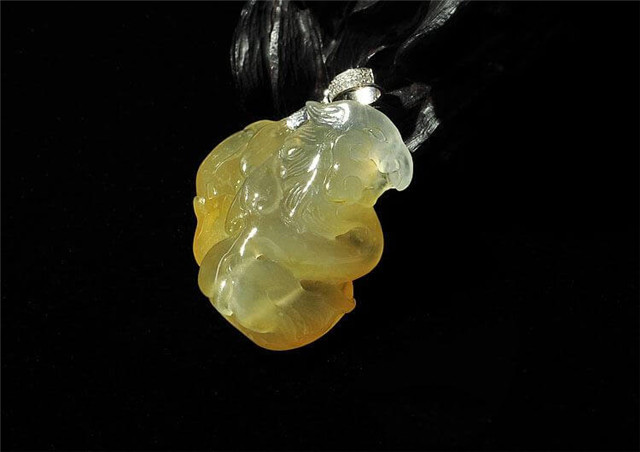 去哪鉴定翡翠天然翡翠怎么形成的?带你全面认识翡翠！   第3张