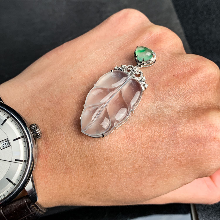 你还在嫌弃无色翡翠，别人已早早认识到它的价值了  第6张