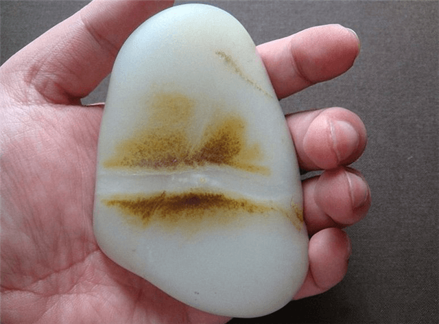 翡翠满绿手镯介绍和田玉里面的白线是什么？这三种是重点怀疑对象！   第2张