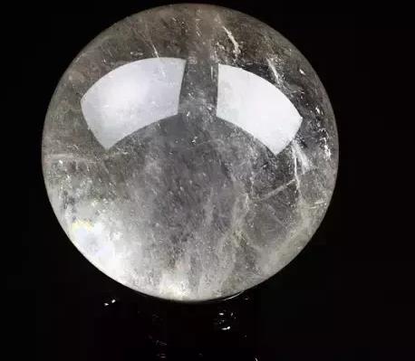 翠绿手镯鉴定水晶之王——白水晶，凭什么能“称王”？  第3张