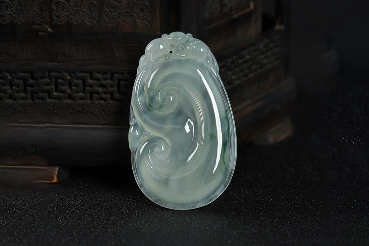 冰种翡翠与冰糯种一字之差，为什么价格会差距如此大  第3张