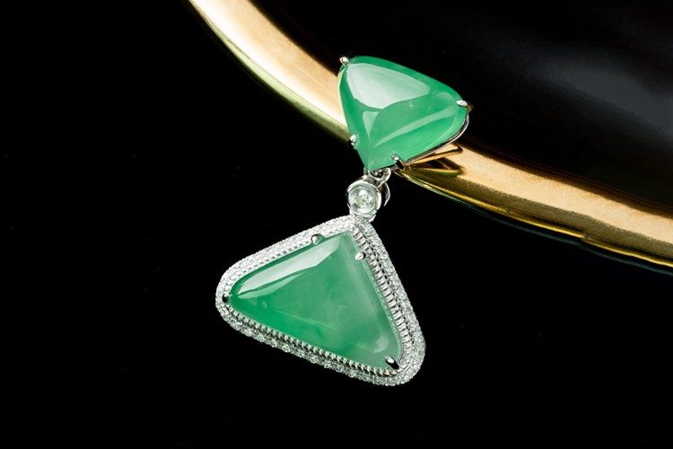 冰种翡翠与冰糯种一字之差，为什么价格会差距如此大  第4张