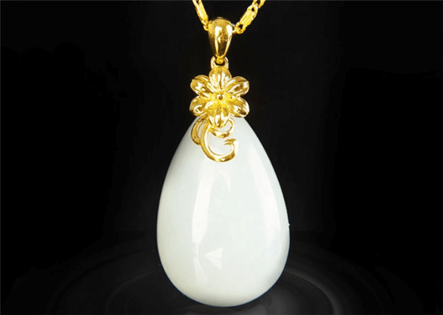 翡翠论坛珠宝大家坛带棉的和田玉还值钱吗？只要不是这种情况就可以了！   第2张