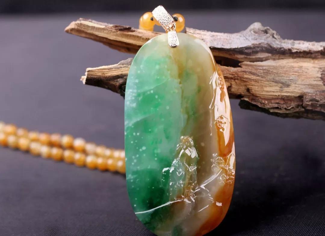 什么是翡翠挂件？挂件又要怎么挑选？  第8张