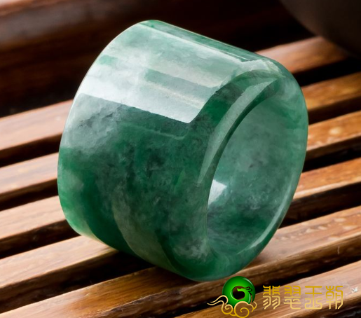 如何区别翡翠的种老与新 “四看”便能分辨   第2张