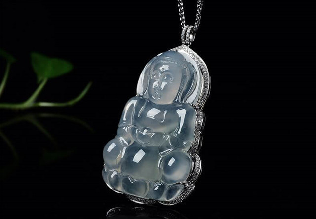 带绿飘蓝花翡翠手镯翡翠起荧光什么意思？小心买到假翡翠！   第3张