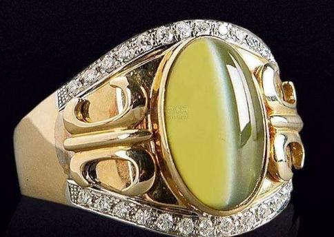 男款翡翠手镯图片珠宝中稀有而名贵的品种“变石猫眼”  第6张