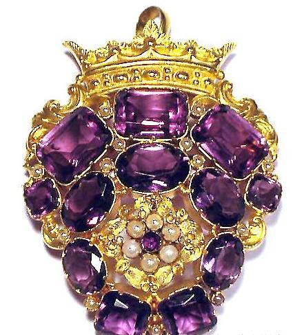 老坑黑乌沙翡翠原石一度贵比钻石、深受王室宠爱的“紫水晶”  第18张