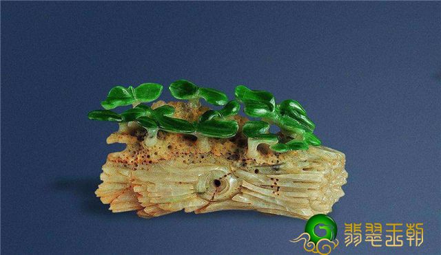 a货翡翠是好玉吗哪些的翡翠原材料会做摆饰？翡翠摆饰的个人收藏发展潜力原先这么大！   第1张