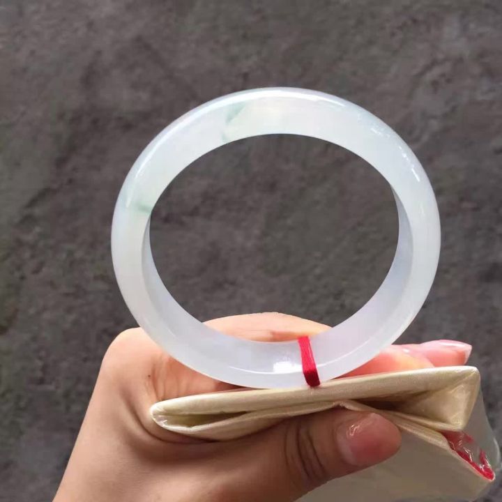 a货翡翠手镯怎么易碎翡翠的价格价值定价参考体系——以翡翠手镯为例  第16张