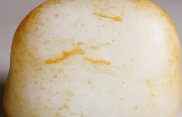 一块沁料和田玉盘了三年之后，成了这副模样  第9张