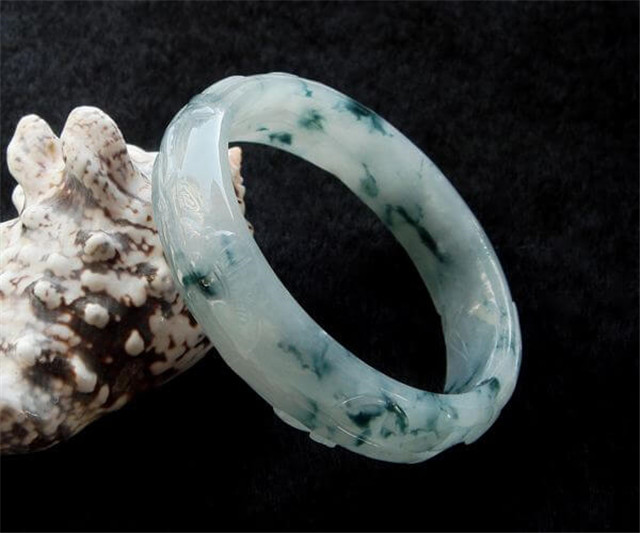 2018翡翠原石价格翡翠和水晶哪个好?让我来带你一一了解！   第2张