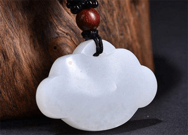 玉石翡翠鉴定方法什么样的和田玉才是精品？想买精品这些“雷区”不要接触！   第2张