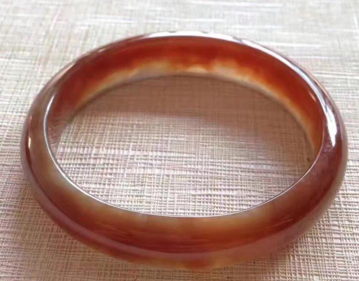 a货翡翠手镯怎么易碎翡翠的价格价值定价参考体系——以翡翠手镯为例  第9张