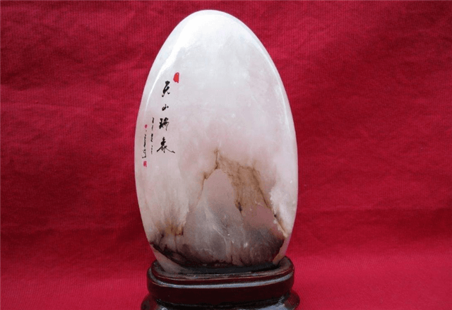 翡翠手镯有点黄翡好的和田玉有雪花棉吗？雪花玉到底是怎么回事？   第3张