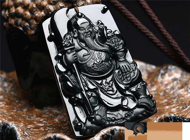 倘若你选购的是这类翡翠玉挂件，你是否还记得要多留意眼睛部位！   第3张