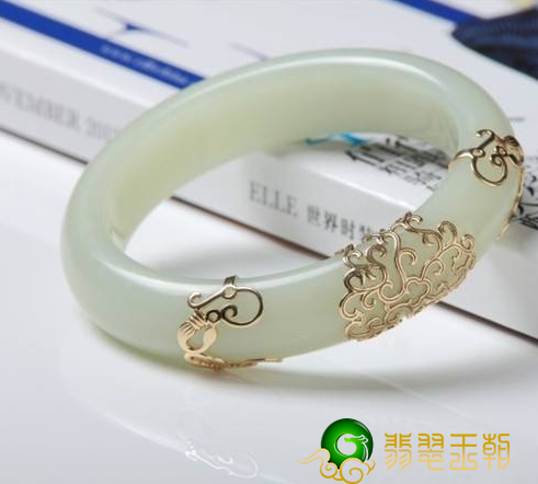 3万元的翡翠手镯翡翠和玉哪一个比较好 翡翠和玉有哪些不一样   第2张