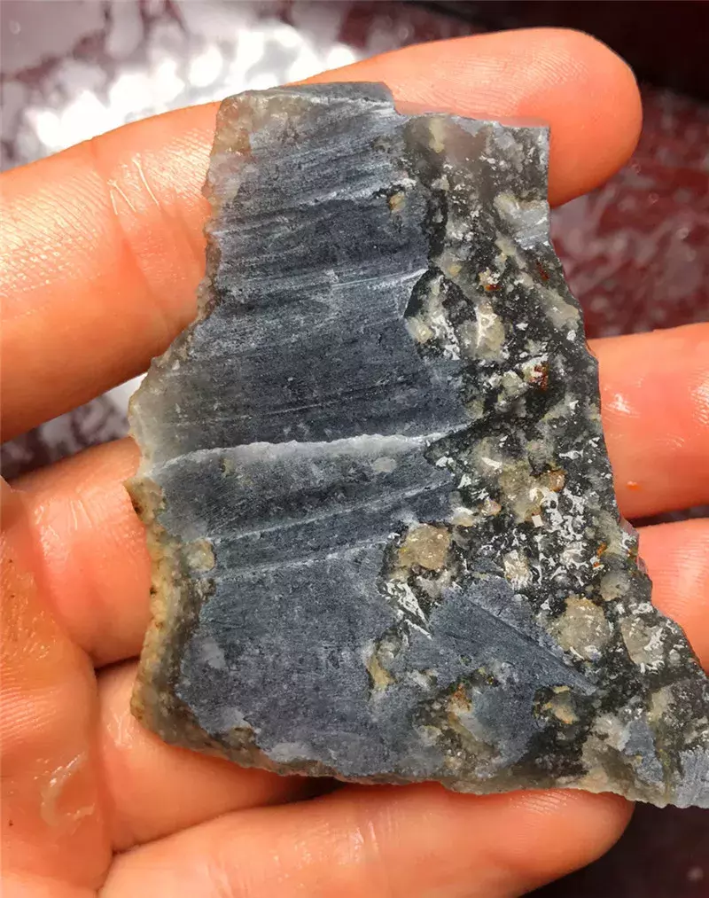 什么是乌鸡种翡翠，乌鸡种出货好看吗？  第2张