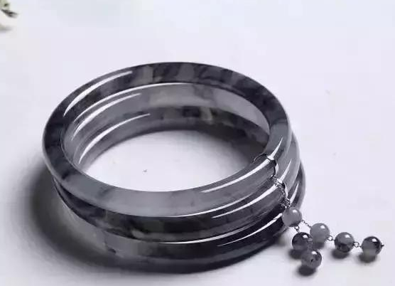 解读乌鸡种翡翠的黑历史  第9张