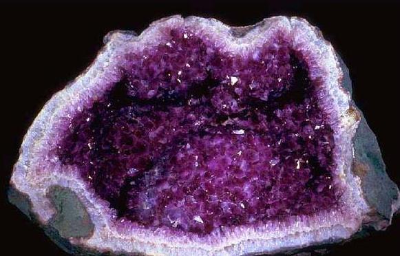 老坑黑乌沙翡翠原石一度贵比钻石、深受王室宠爱的“紫水晶”  第16张