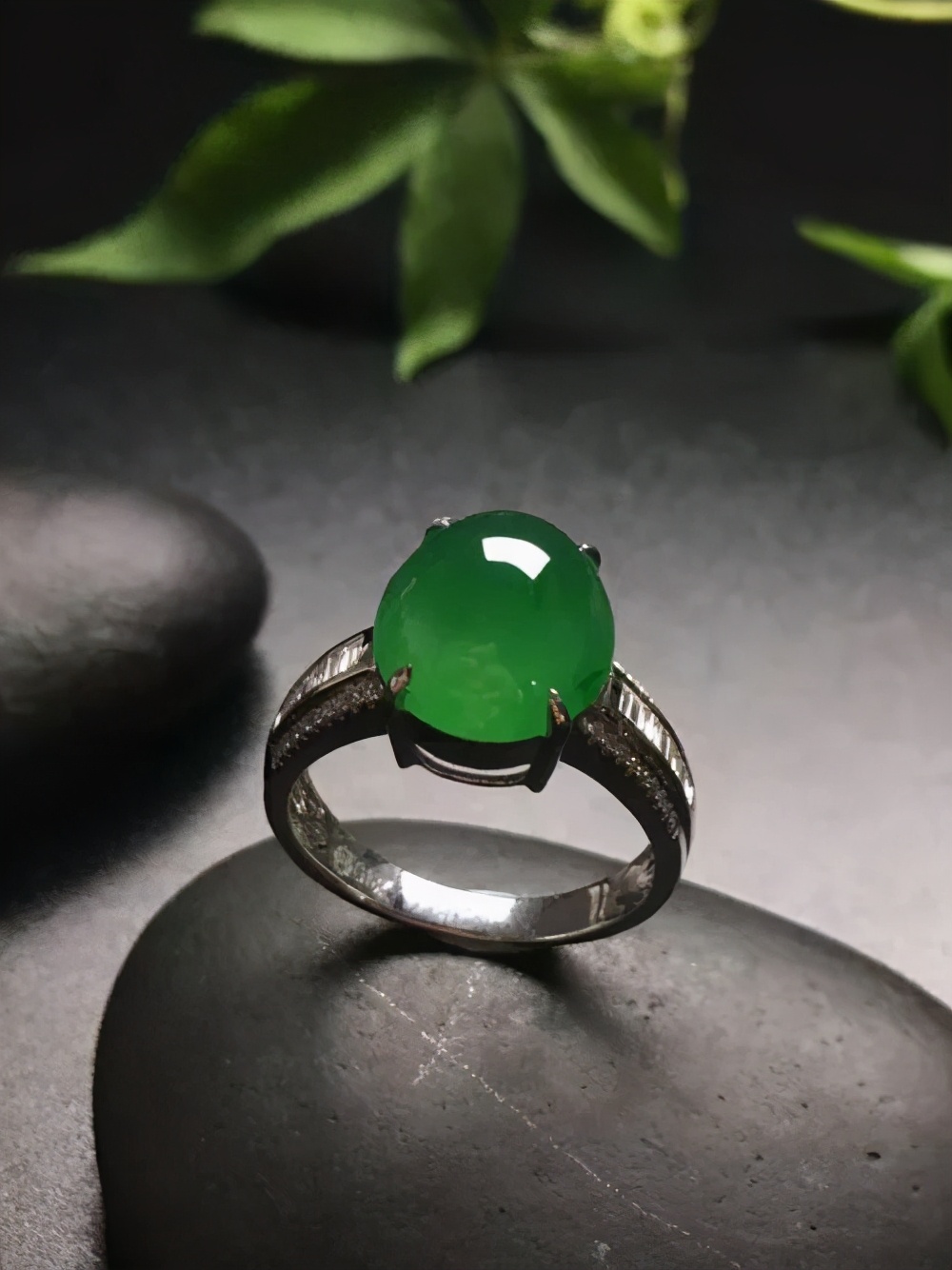 翡翠工艺翡翠价值一路飙升！今年哪种翡翠最具投资潜力  第2张