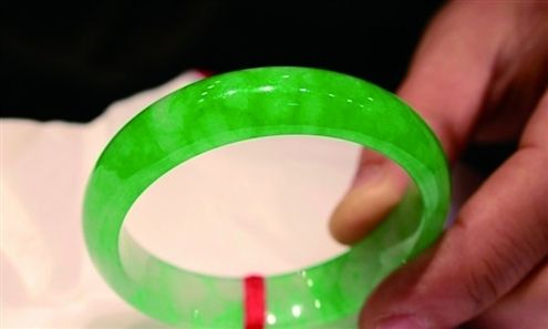 翡翠鉴定评估拍卖女人今夏戴翡翠怎么看怎么美  第4张