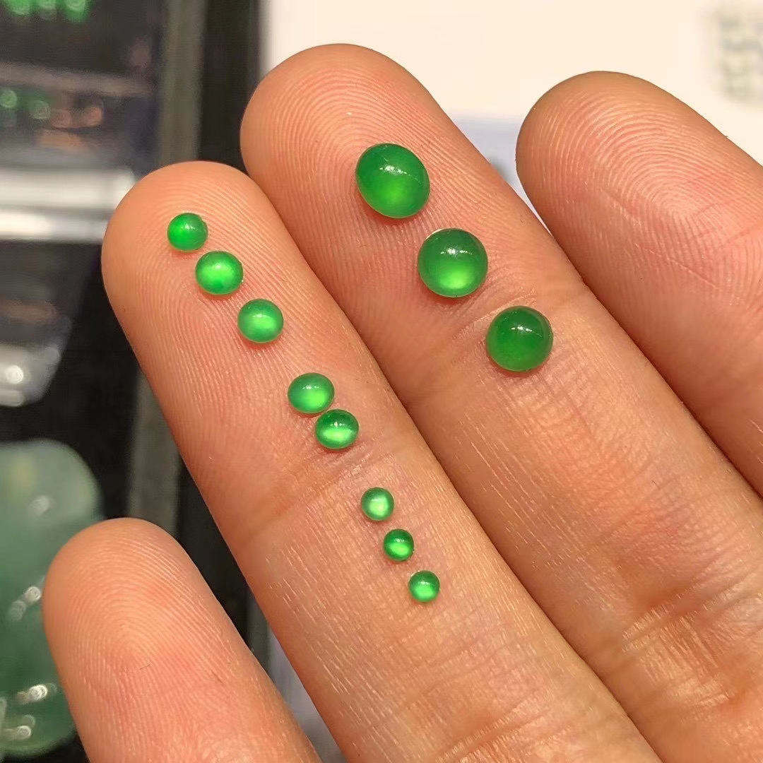 翡翠雕刻初级翡翠“小绿货”独占鳌头，究竟有什么样的魅力？让翠友格外的喜欢  第5张