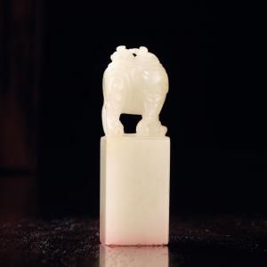 卖翡翠的品牌东南拍卖5周年春拍征集启幕  第3张