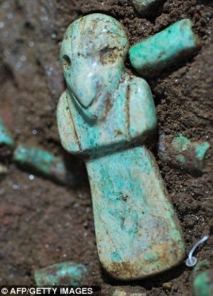 探秘玛雅皇家墓穴：塞满玉石珠宝  第1张