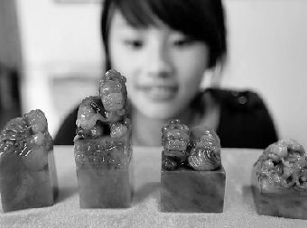 黄盐沙皮翡翠原石小顺石石雕价格高达百万元(图)