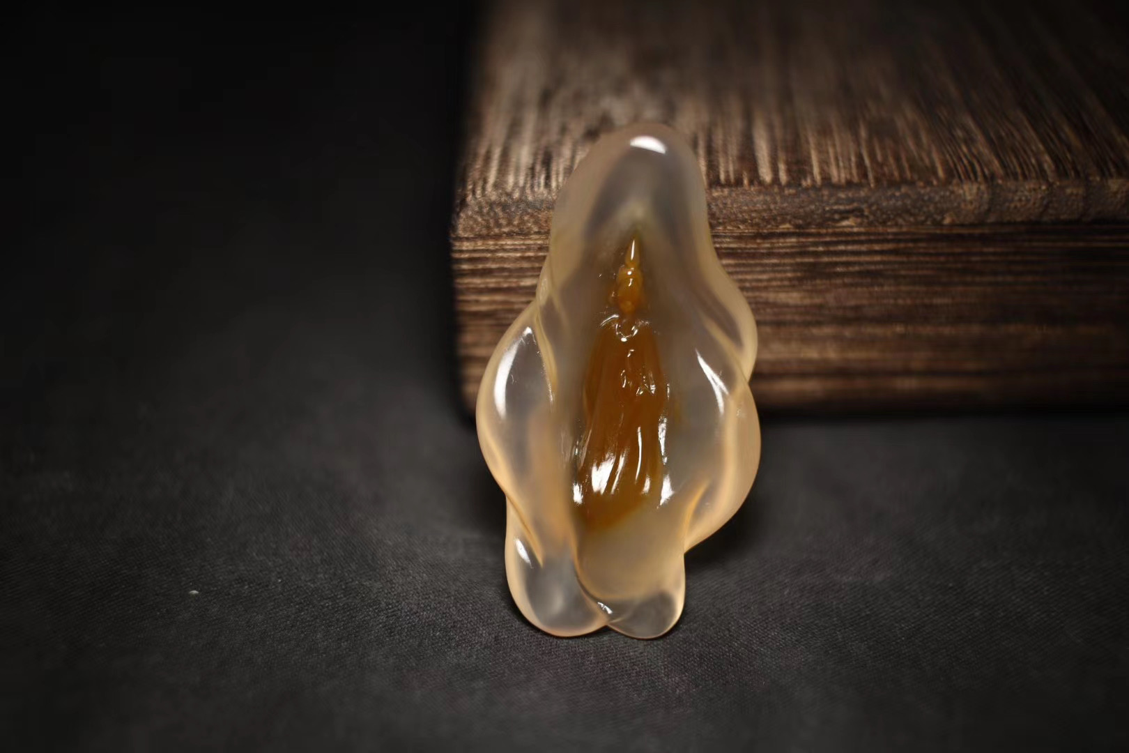 阿拉善沙漠上的糖心玛瑙，雕刻之后太有意思了，真想一口吃掉  第9张