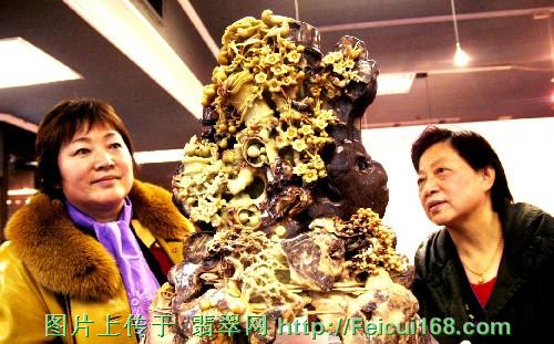 什么是冰豆种翡翠青田石雕刻的名为“报春”的作品(图)