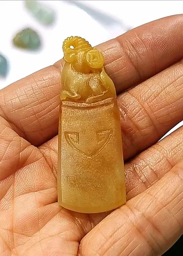 黄翡，皇家之气！  第5张