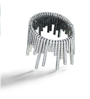 一只翡翠手镯多少钱巴塞尔珠宝展作品亮相中国  第2张