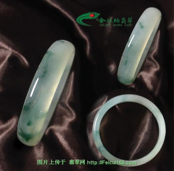 翡翠毛料哪里买美丽的玉镯  第2张