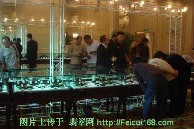 哪里有收购翡翠原石的“冰壶秋月”拍卖会预展现场【组图】  第2张