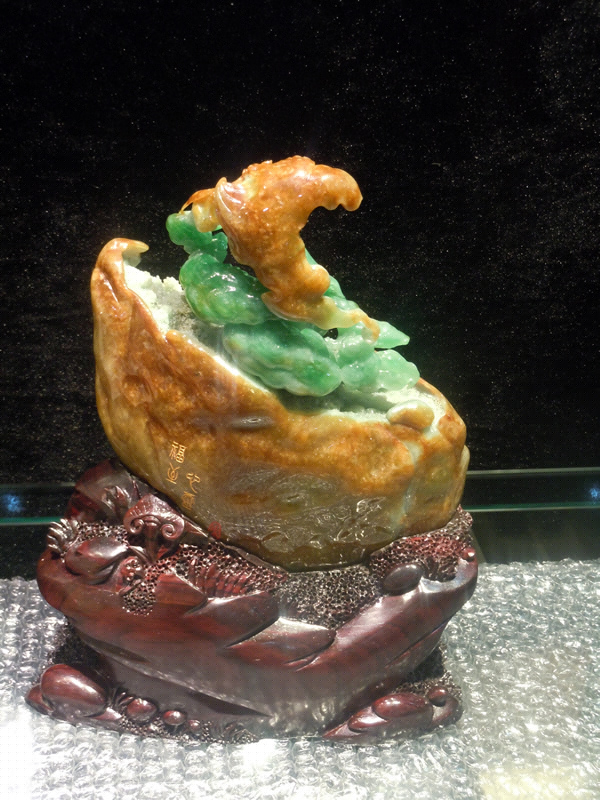 集宝斋翡翠摆件?富至心坎