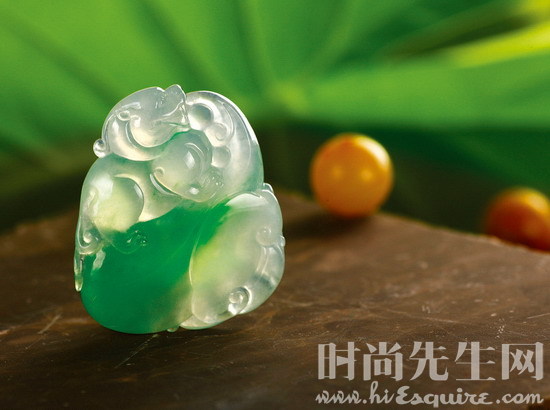 翡翠手镯A货好吗不可不知的翡翠保养三要点 防酸防碱防高温  第3张