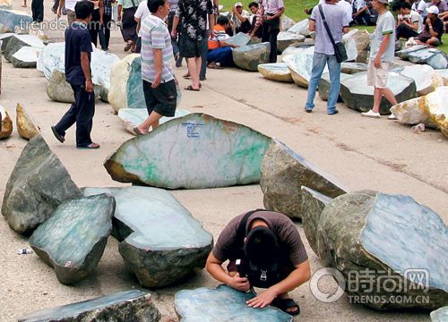 2011品位投资关键词：翡翠原石(图)  第2张