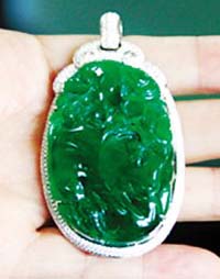 翡翠貔貅编绳民间收藏家红姐的翡翠情结  第2张