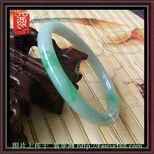 翡翠冰阳绿手镯价格翡翠手镯大型展销活动（多图二）  第3张