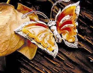 三彩翡翠 演绎别样玉石风情  第3张