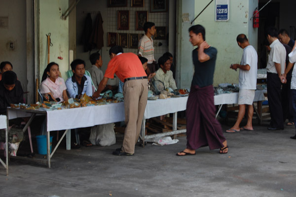 瑞丽翡翠市场综述  第5张